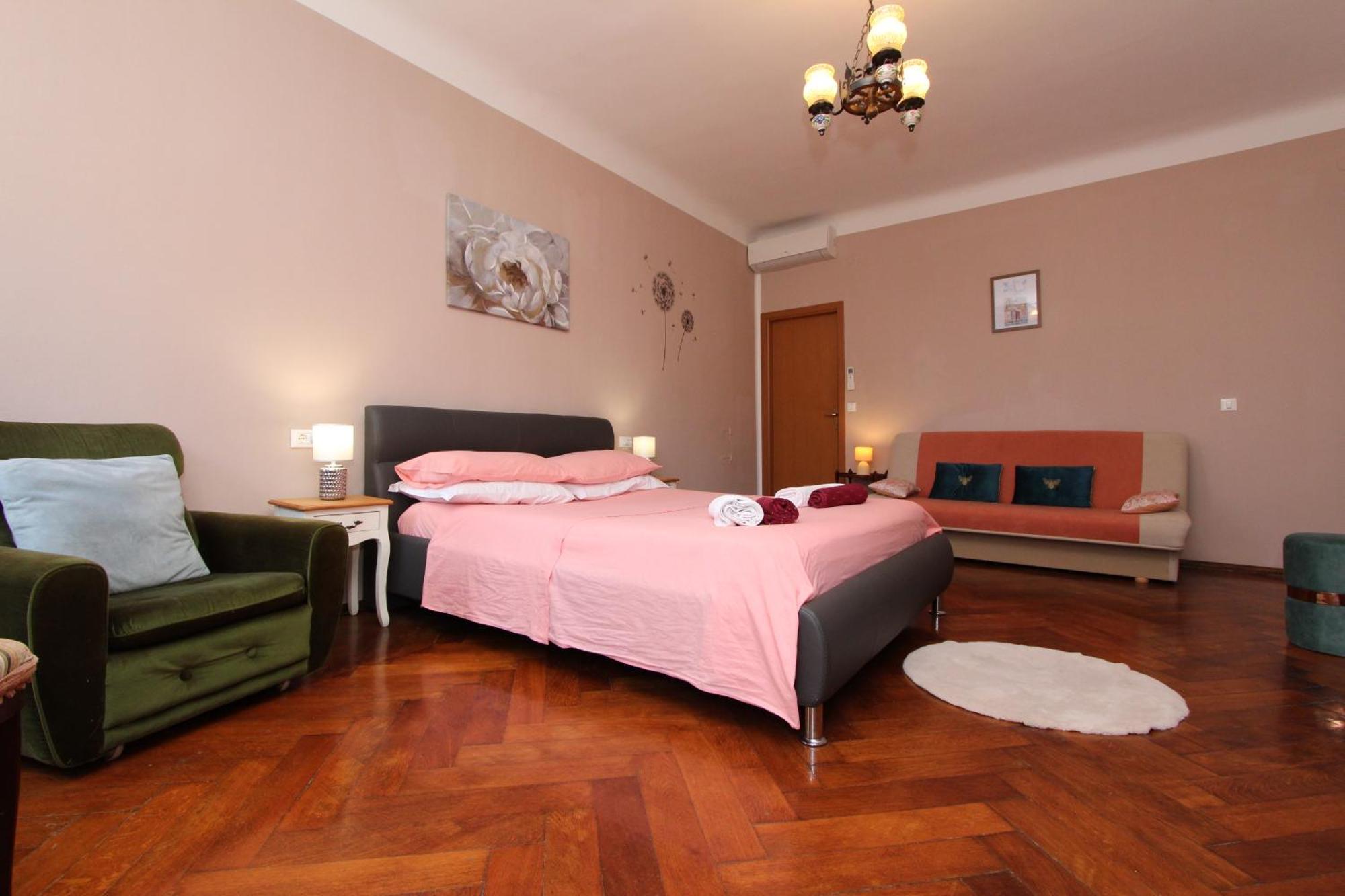 Guest House Barocco โรวีน ภายนอก รูปภาพ