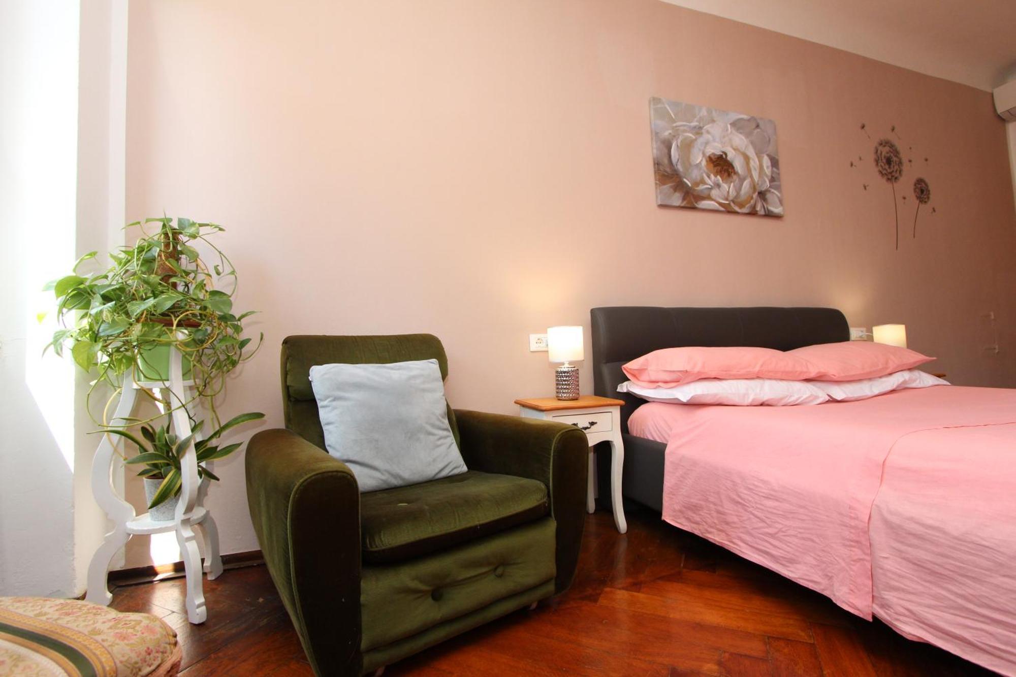 Guest House Barocco โรวีน ภายนอก รูปภาพ